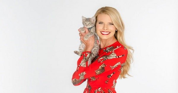 Beth Stern, The Host Of the Kitten Bowl, Talks About Fostering, Adoption and More !