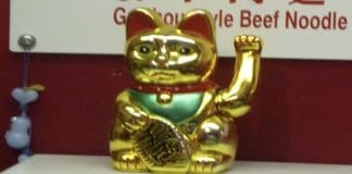 A Statue Of A Cat Giving “Nazi Salute” Gets Owner Arrested!